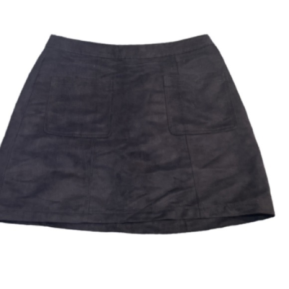 Old Navy Womens Black Jack Faux Suede A-Line Mini Skirt Patch Pockets Sz12 - Picture 2 of 6